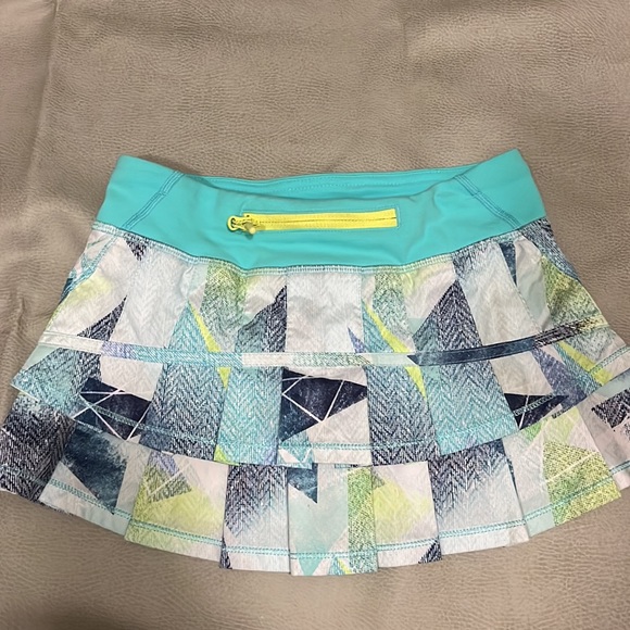 Ivivva - Girls lululemon tennis skirt - excellent condition - Picture 2 of 4